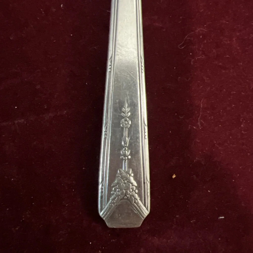 1 Salad Fork‎ Milady Oneida Community 1940 Silver Plate Silverplate Floral